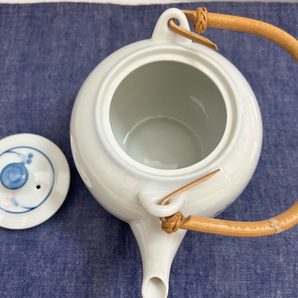 Teapot Set 4 Pieces 1 Kettle 3 Cups White Blue Light Pink Bamboo Wooden Handle - Picture 8 of 15